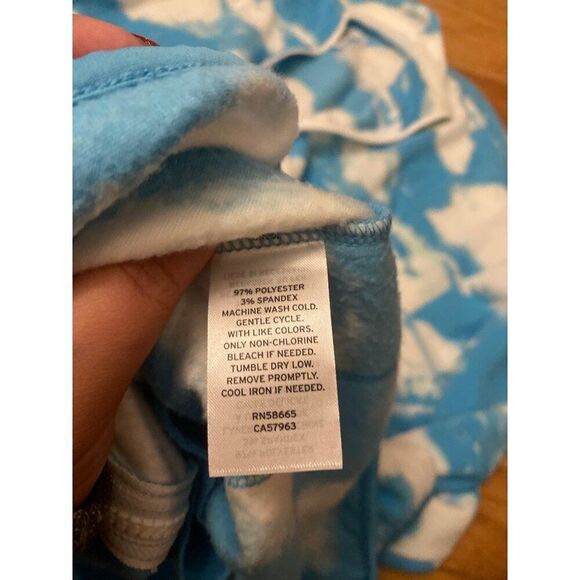 NWOT BP women's blue cloud patterned thin zip front slash pocket sweater size SM - Picture 5 of 7